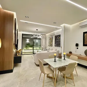 Modern Private Entrance الرياض